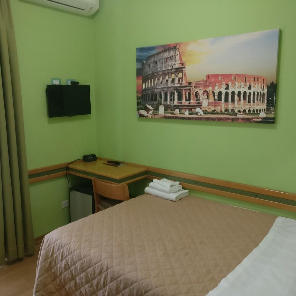 Hotel Pavia Róma Kültér fotó